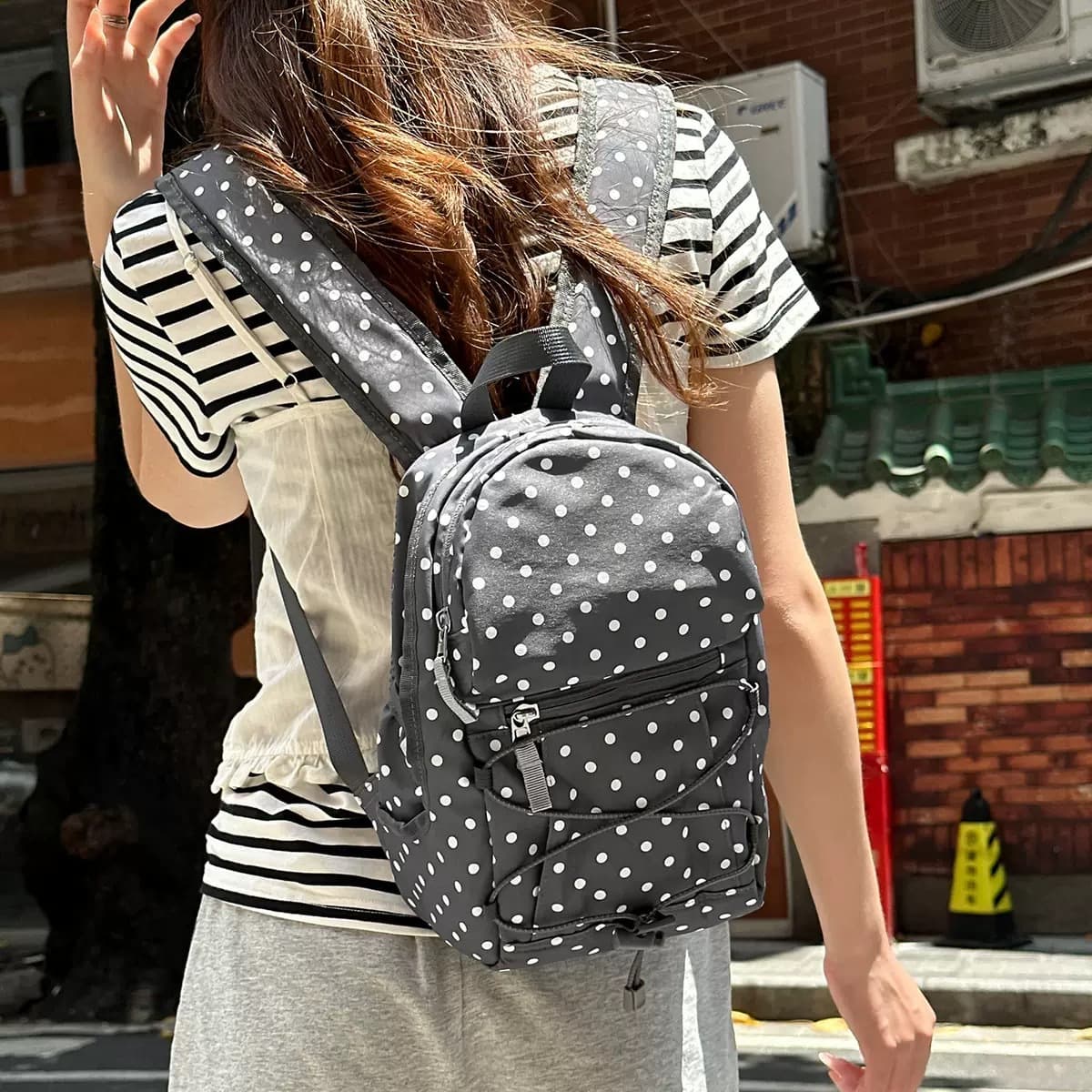 Korean-style ins fashion versatile polka dot backpack for women, niche design, lightweight casual student schoolbag, commuter backpack