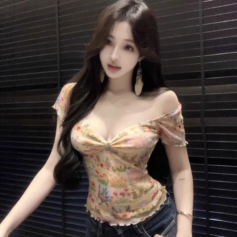 Sexy Off-Shoulder Pure Desire Low-Cut Floral Short-Sleeve T-Shirt for Women, Summer Hot Girl Fashion Short Versatile Base Top Women's T-Shirt
