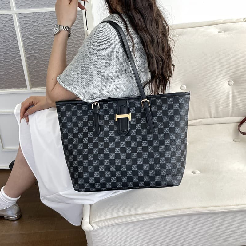 Retro Handbag for Women 2026 New Monogram Tote Bag Large Capacity Commuter Shoulder Bag Fashionable Versatile Handbag