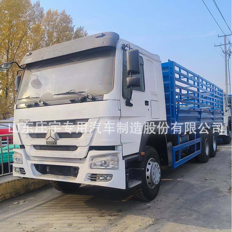 Foreign trade hot sale Sinotruk HOWO 6*4 warehouse-barrier transport truck export special vehicle preferred type factory direct supply
