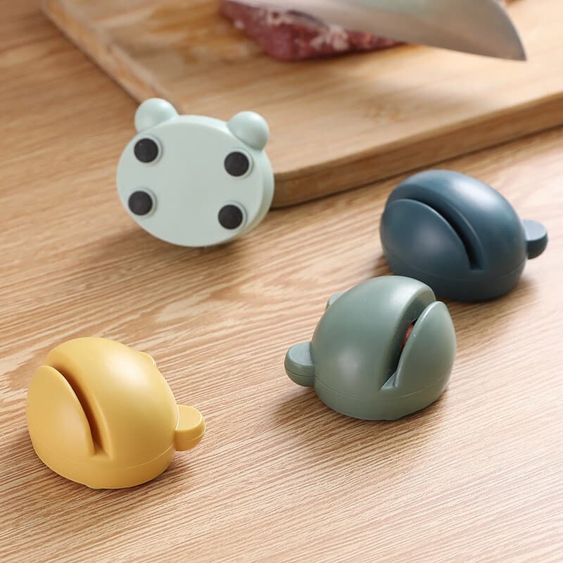 Cartoon Frog Carrot Knife Sharpener Kitchen Quick Sharpener for Knives and Scissors Kitchen Gadget