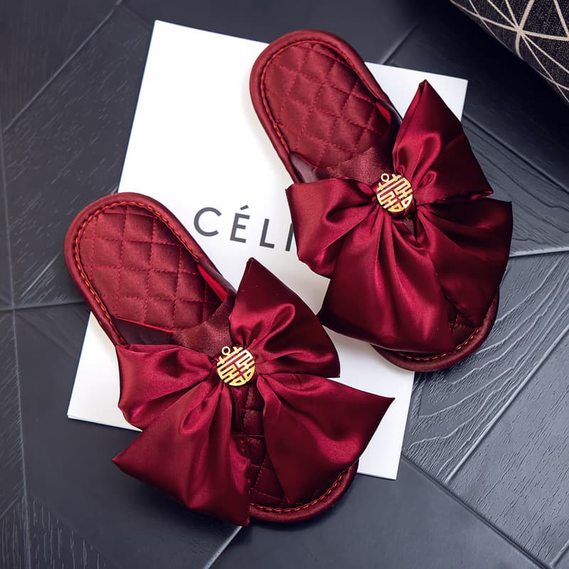 Wedding Slippers Closed Toe Cotton Slippers Winter Wedding Home Shoes Red Festive Men and Women Factory Direct One-Piece Delivery