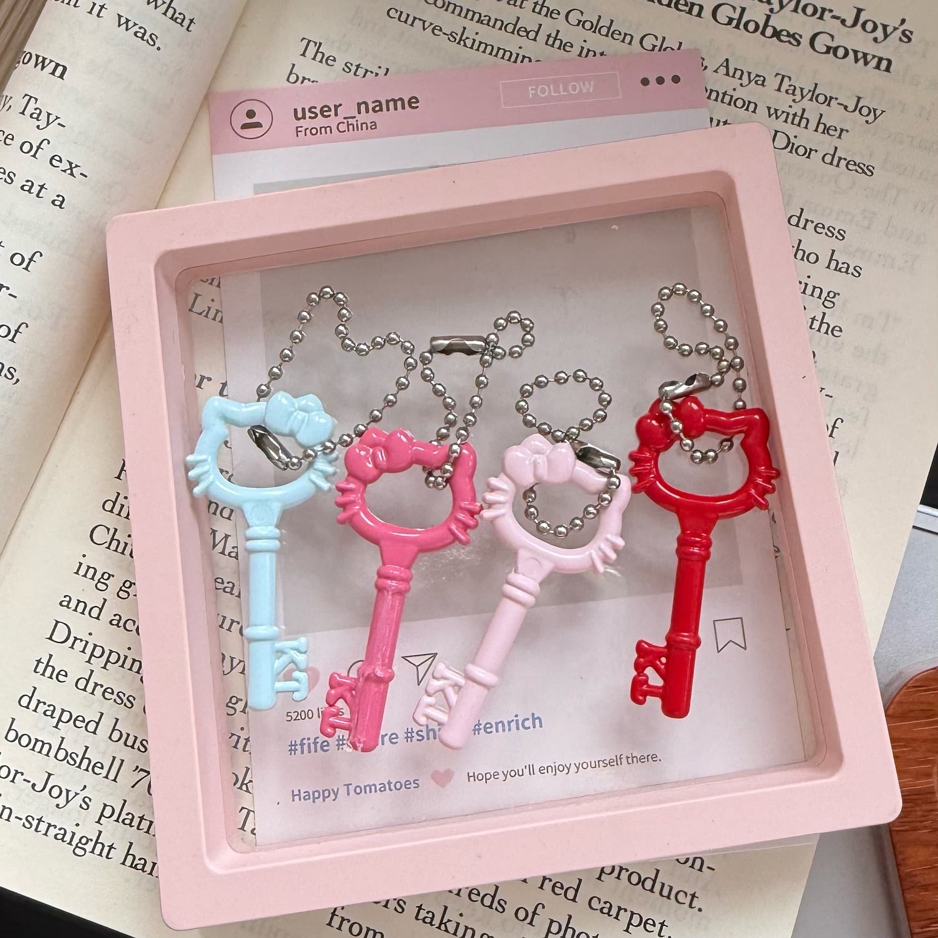 New cute hollow cat head key pendant, versatile school bag key chain accessories, best friend couple gift accessories