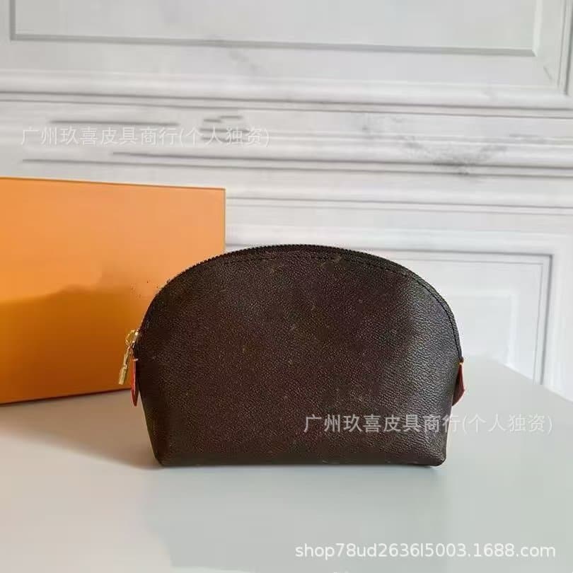 Popular foreign trade cosmetic bag, new shell semi-circle toiletry bag, large capacity zipper cosmetic storage bag, high appearance