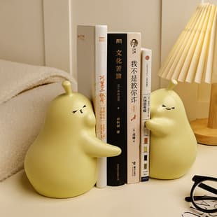 Beihanmei Cute Hugging Pear Bookend Ceramic Ornament Home Living Room Decoration Bookcase Valentine's Day Birthday Gift