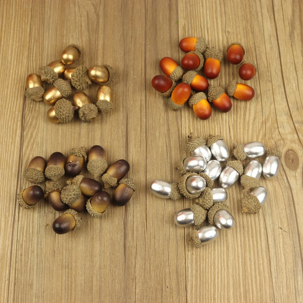 Simulated acorns, dried acorns, acorn-themed Christmas decorations, ornaments, photo props, foam simulated acorns