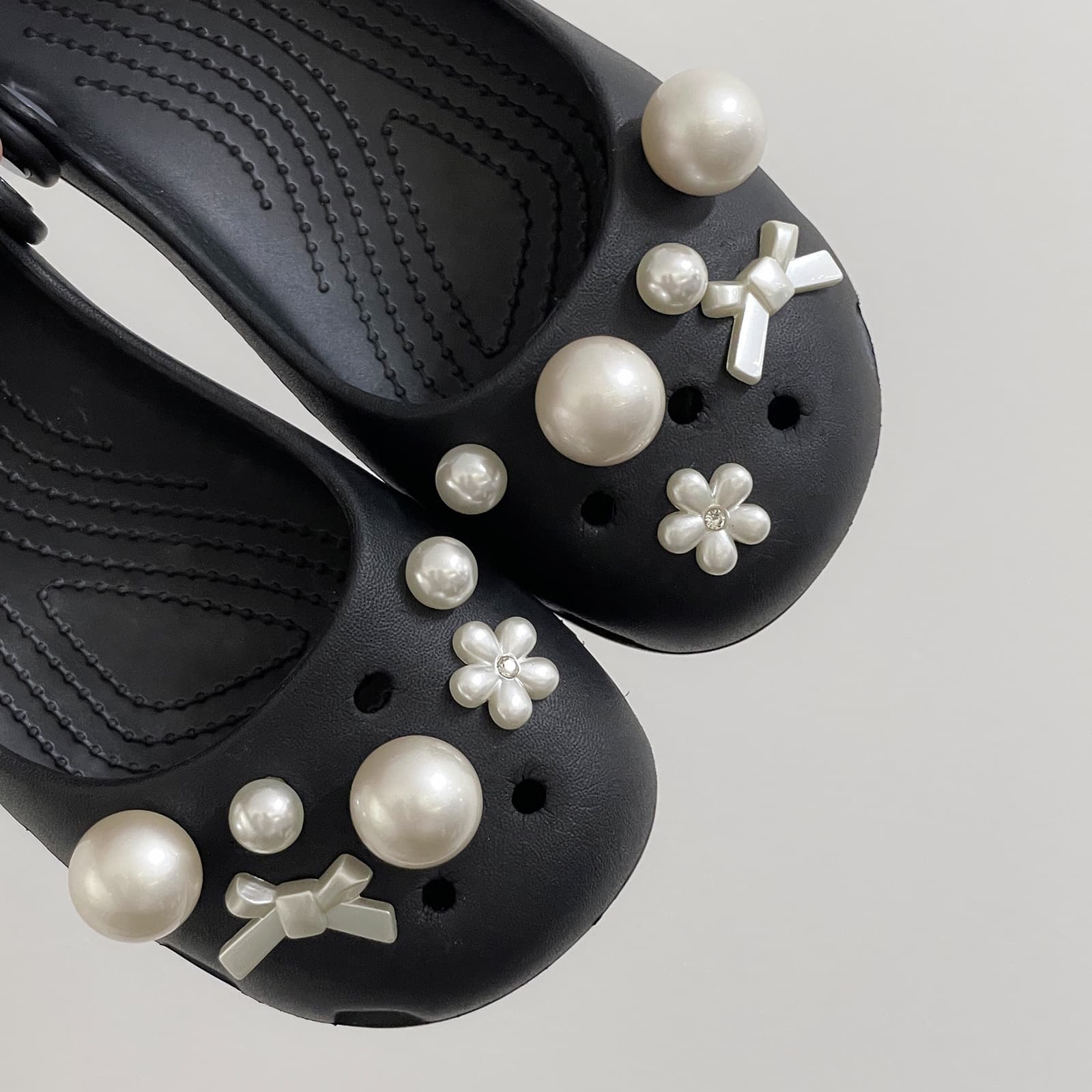 New Ballet Crocs Accessories Large and Small Pearl Bow Flowers DIY Shoe Flowers Versatile Mary Jane Crocs Buckle