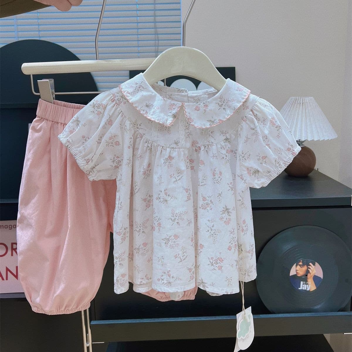 Girls' Short Sleeve Shirt and Cropped Pants Set, Summer New, Baby Girl Korean Turn-Down Collar Floral Doll Top with Lantern Pants