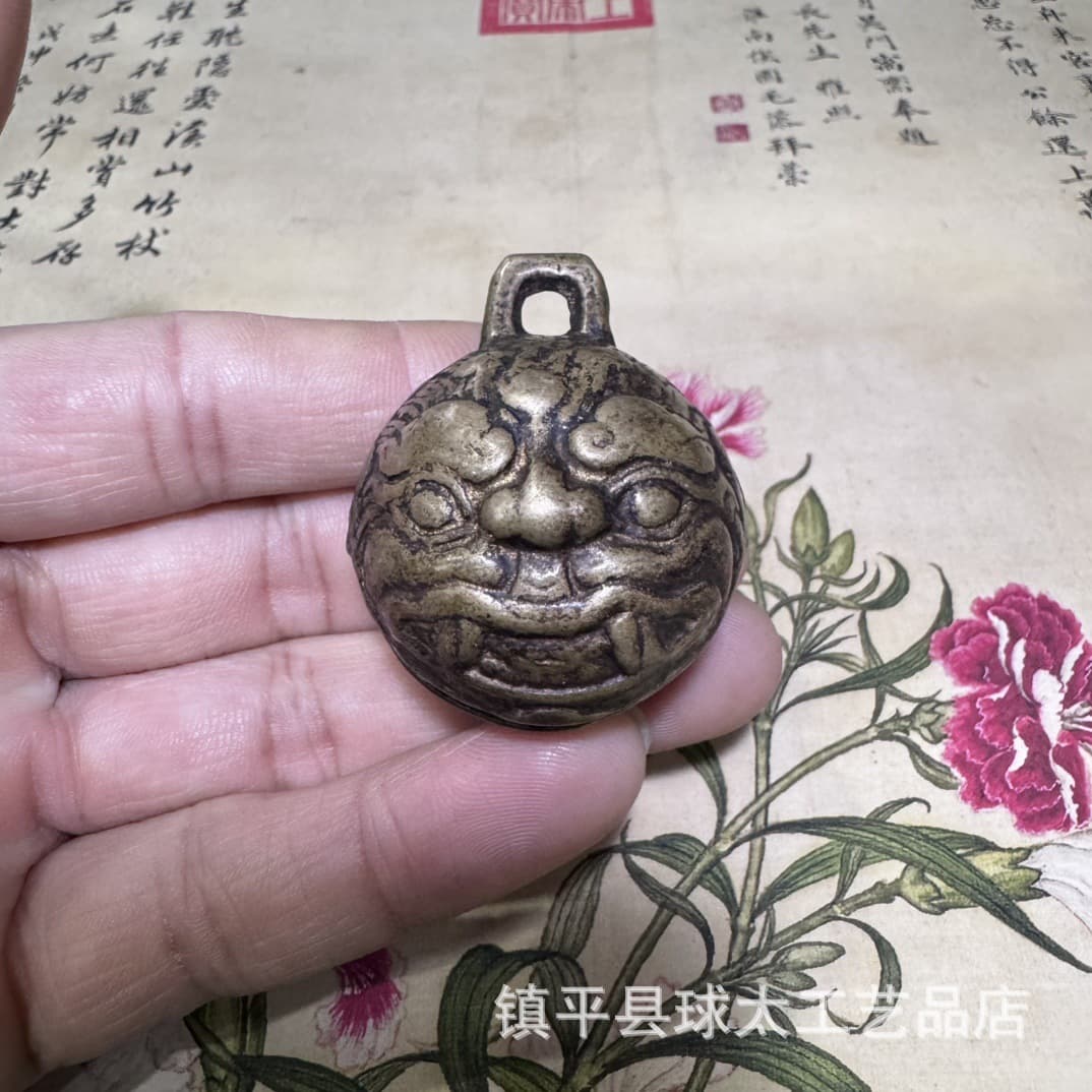 Manufacturer wholesale pet bells, dog bells, copper tiger head bells, copper bells, retro copper bells