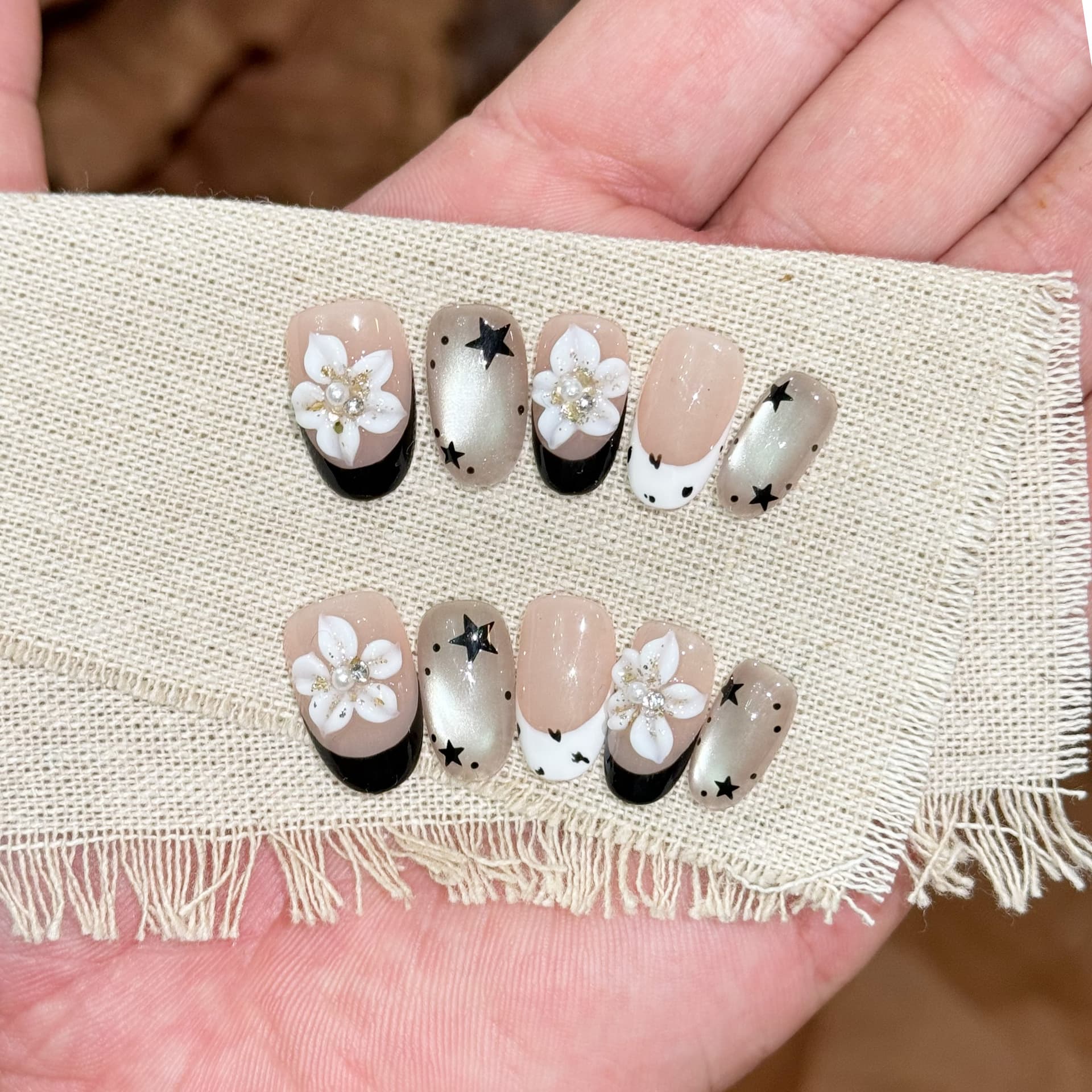 Japanese Polka Dot New Style Handmade Press-On Nails - Polka Dot Cat Eye with Rhinestones, Wearable Nails, Xiaohongshu Bestseller