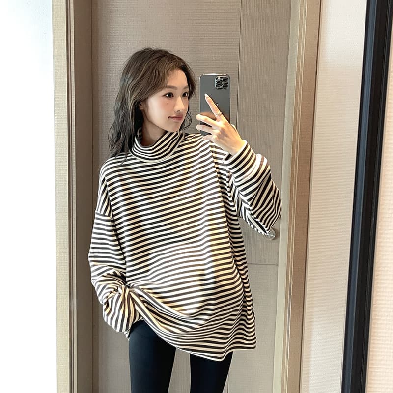 Winter maternity wear Korean style stripe maternity T-shirt thickened Australian velvet German fleece base layer loose oversized lazy style.