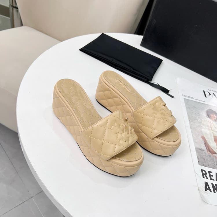 2025 Spring Slippers Women Chanel Style One-Strap Thick Sole Sandals Waterproof Platform 6.5cm Height Increase High Heel Slide Sandals for Petite Women