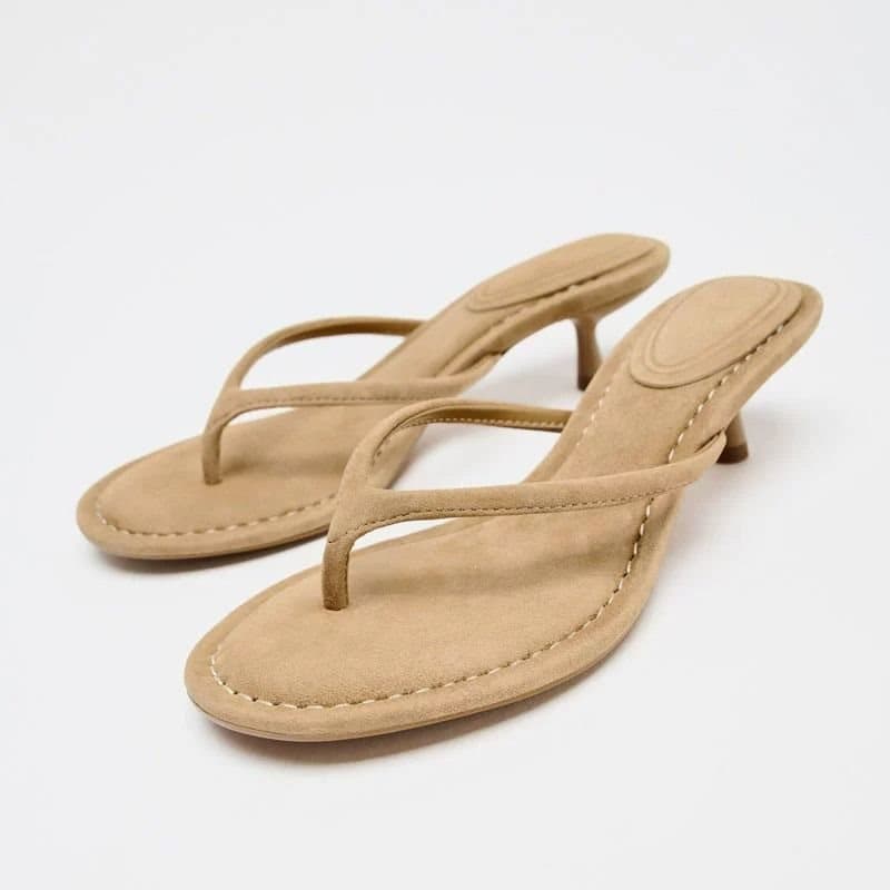 2025 Summer New Style French Round-Toe Cat Heel Flip-Flops Beach Vacation Thong Sandals Thin Heel Sandals for Women