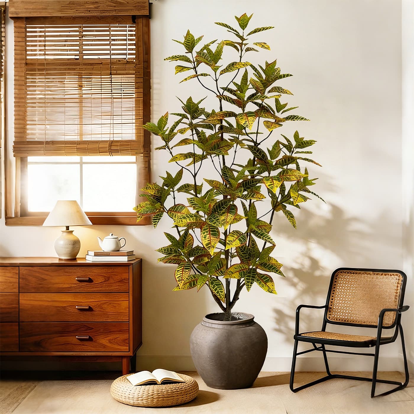 Simulated green plants, light luxury, high-end gold-sprinkled coral ficus potted plants, indoor home shops, fake plants, wabi-sabi floor-standing ornaments