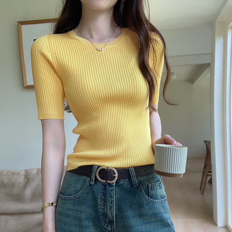 Lyocell Tencel round neck right shoulder short-sleeved sweater for women 2025 summer new style unique and chic single wear small top