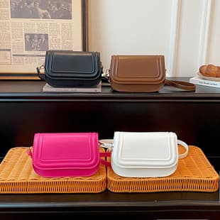 Simple and Fashionable Large Capacity 2026 New Solid Color Flip Cover Embossed Women's Versatile Shoulder Crossbody Small Square Bag