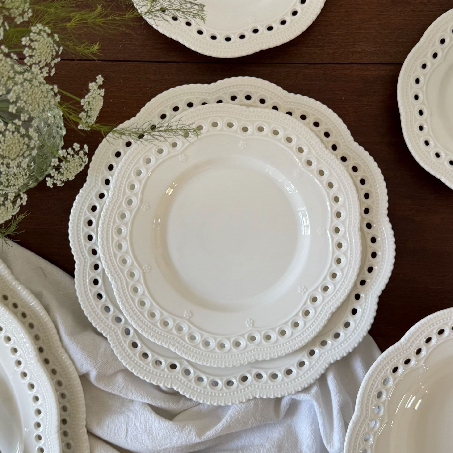 Luxury French Victorian Hollow-Out Lace Ceramic Plate Dessert Tableware Bowl Ceramic Cup Saucer Soup Plate Western Dinner Plate