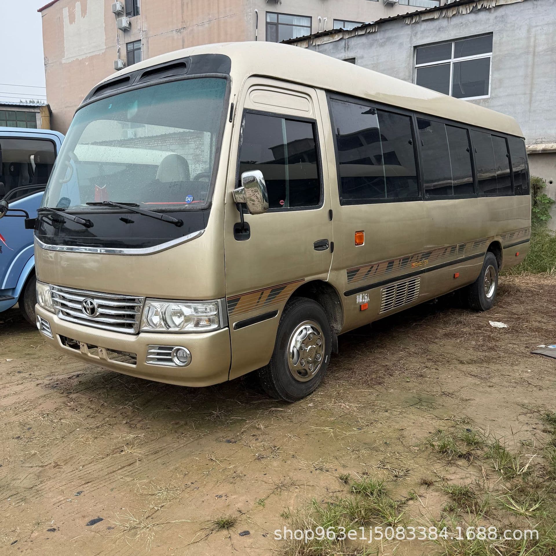 Export used high-quality 19-23 seats can add seats Coaster business vehicle minibus medium luxury cabin