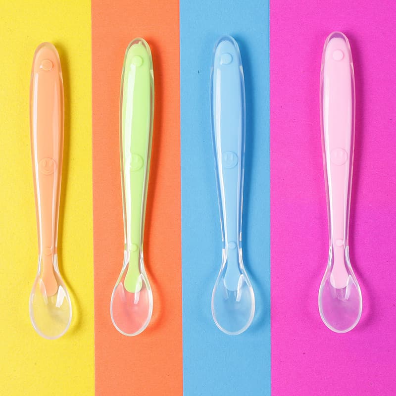 Silicone spoon baby spoon training spoon baby feeding soft head spoon feeding medicine rice paste spoon tableware set feeding rice