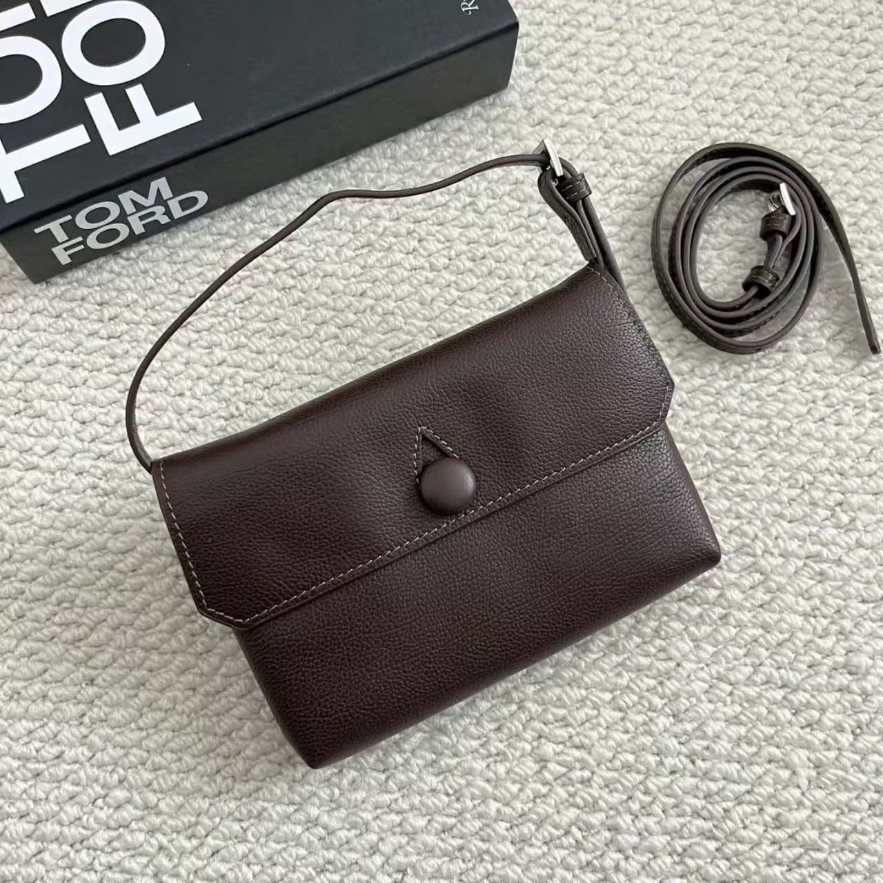 2026 new first-layer calf leather small square bag for women retro portable crossbody high-end shoulder bag mini envelope bag