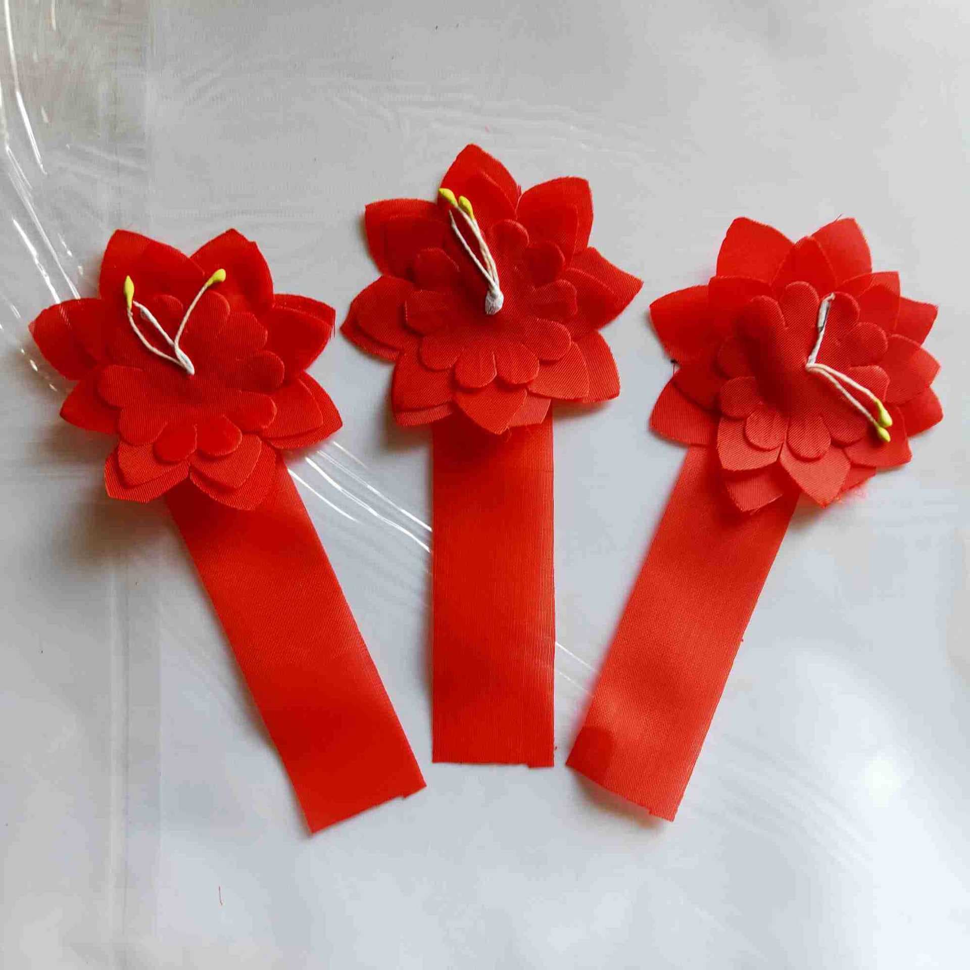 Funeral supplies, red mourning chest flowers