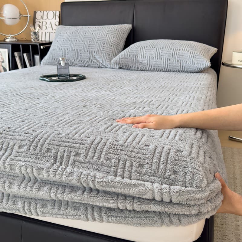 Winter Tafu Fleece Bed Sheet Cover, Single Piece Thickened Coral Milk Fleece Bed Cover, Anti-Slip Mattress Protector, Fleece Bed Sheet Set