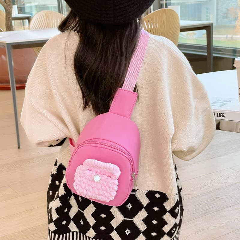 Cute plush crossbody bag, children's trendy chest bag, casual travel baby small shoulder bag, versatile girls' accessory bag