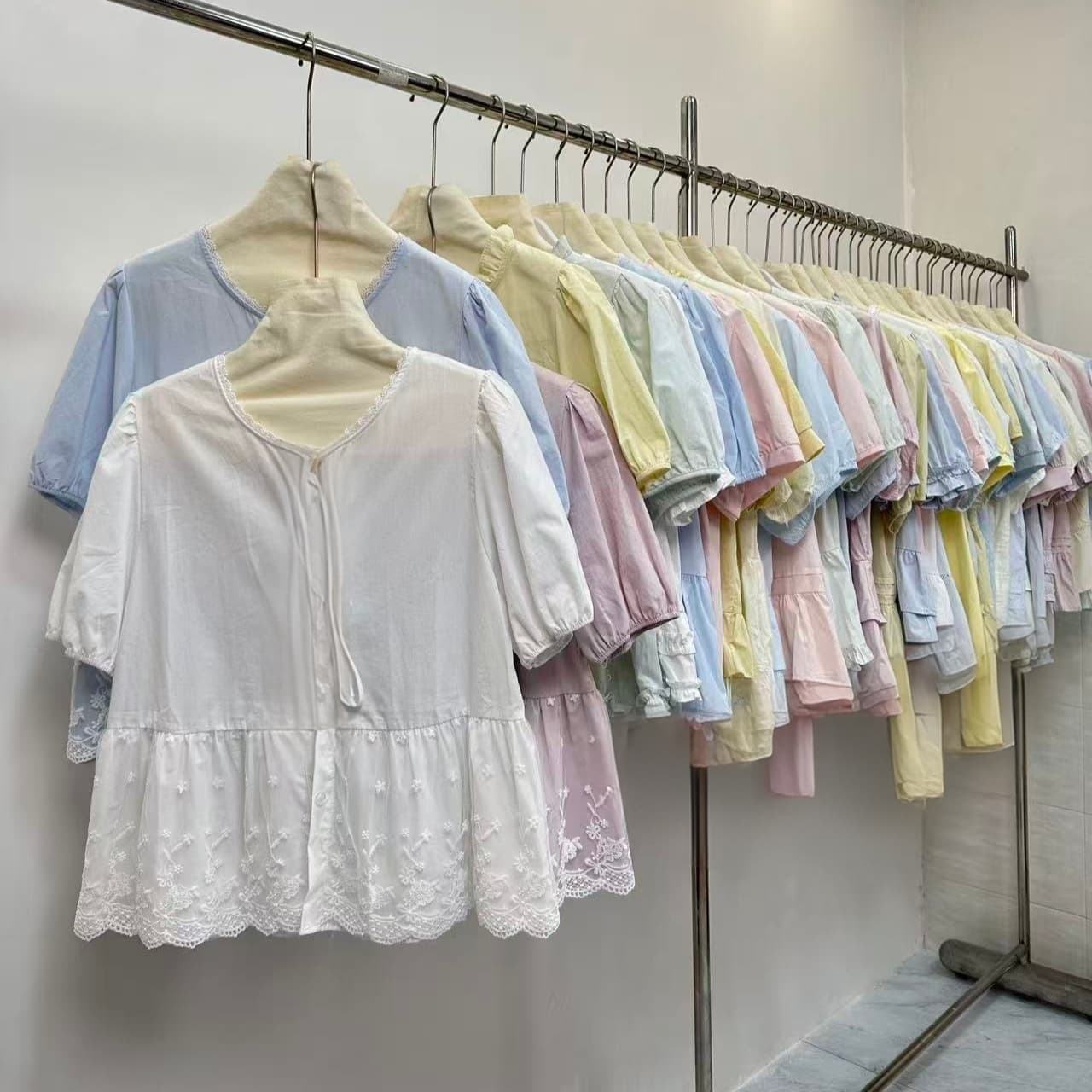 Korean-Style Summer Shirts for Women, Versatile for Commuting, Age-Reducing, Wholesale Casual, Elegant, Artistic, Loose-Fitting, New Doll-Style