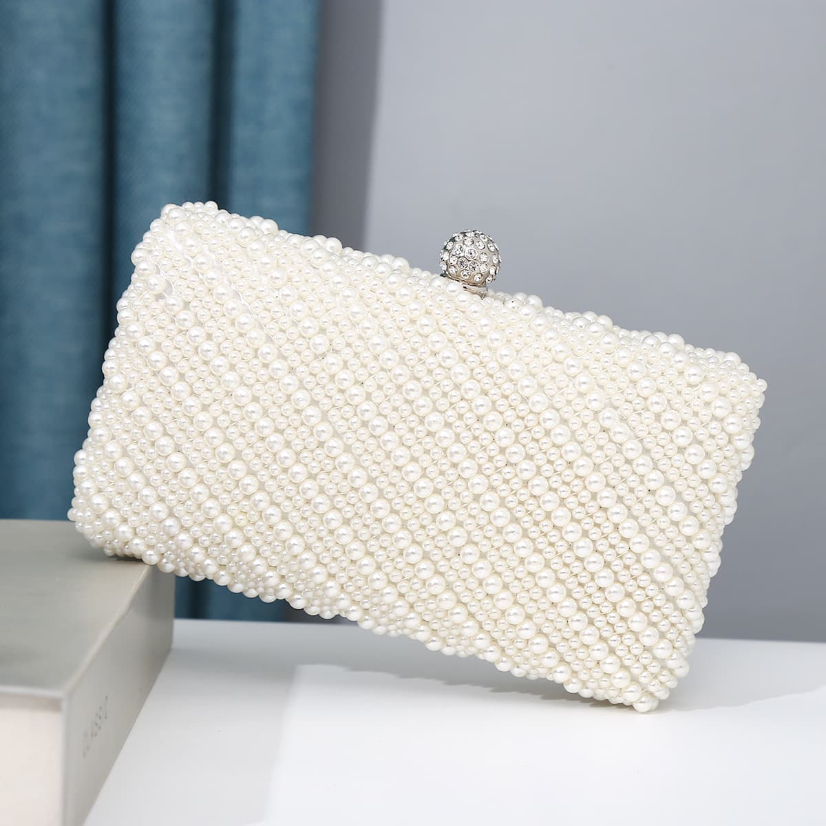 2023 cross-border pearl clutch bag, temperament bead embroidered cheongsam bag, evening bag, diamond ladies dress bag, evening bag