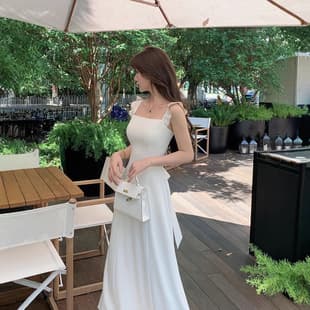 Improved version, please check the actual product before ordering. Korean French small flutter sleeve dress for women, spring new elegant.