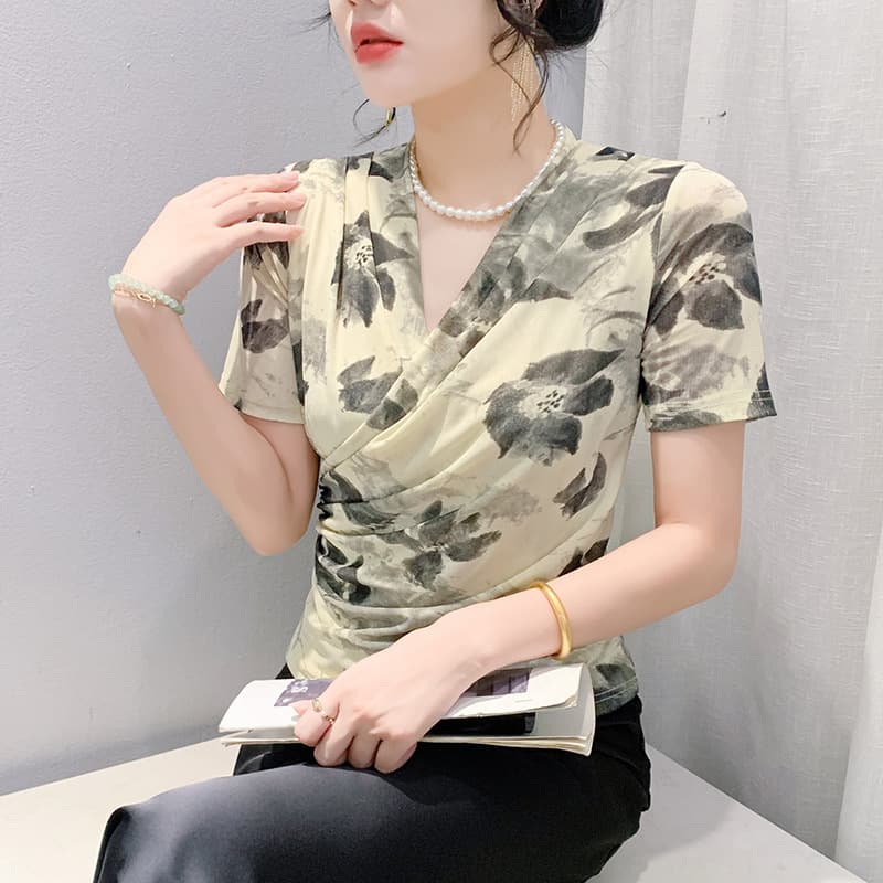 Factory direct sale in stock 2025 new mesh printed V-neck pleated short-sleeved fashionable temperament shirt tops for women