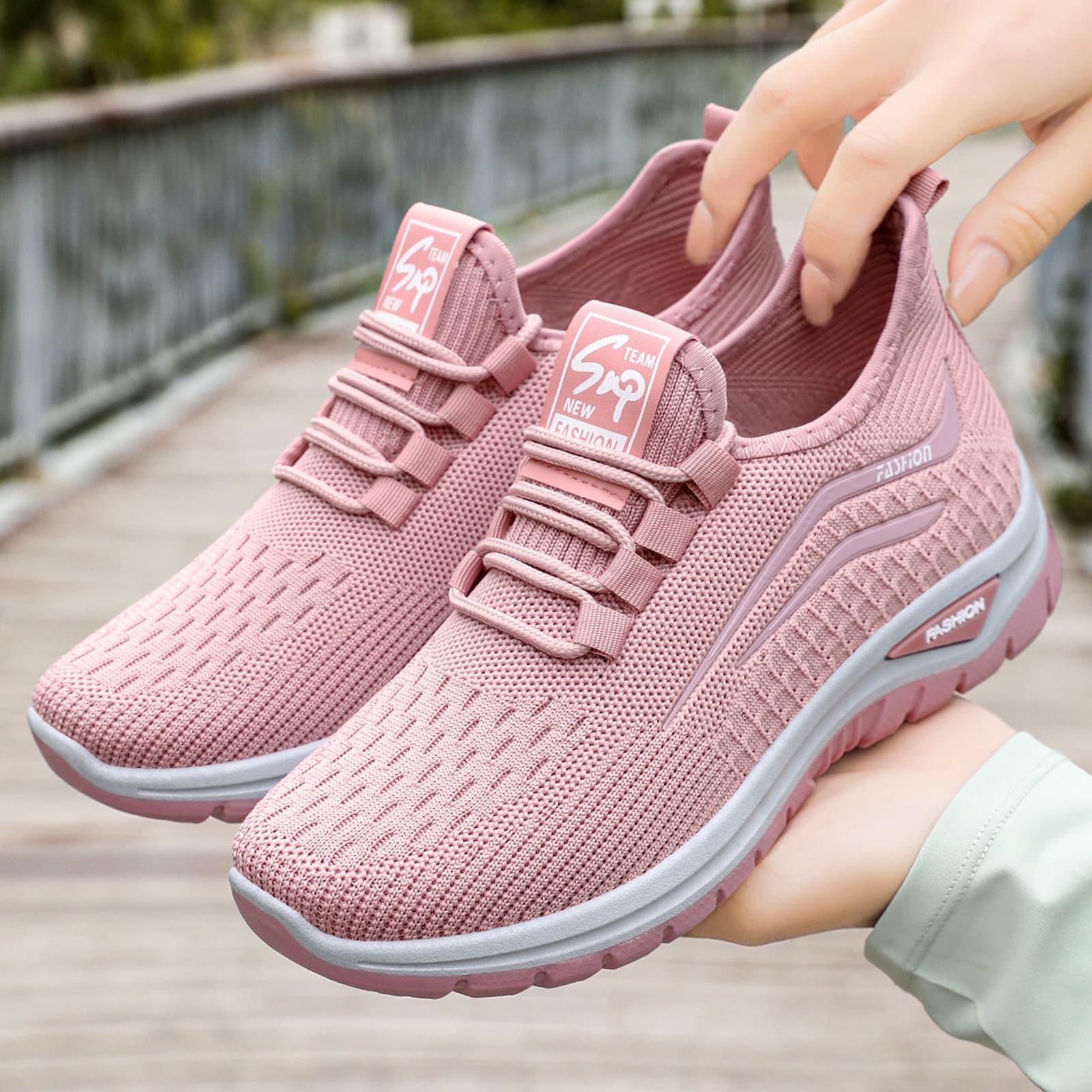 Women's Sports Shoes Spring New Cross-Border Wholesale Knitted Breathable Casual Shoes Versatile Mesh Shoes