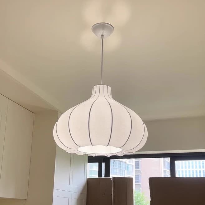 Imitation silk chandelier Japanese style wabi-sabi style restaurant lamp French retro cream lamp designer lamp B&B home decoration chandelier