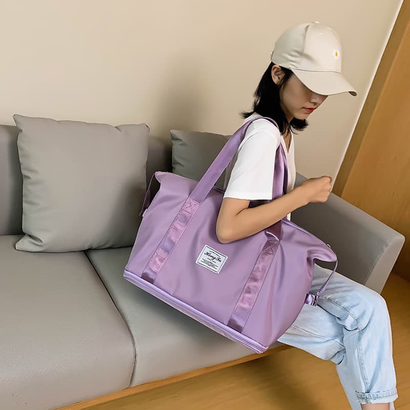 Large Capacity Foldable Sports Fitness Travel Bag Wet And Dry Separation Handheld Bag for Students Urban Simple Style Nylon Material