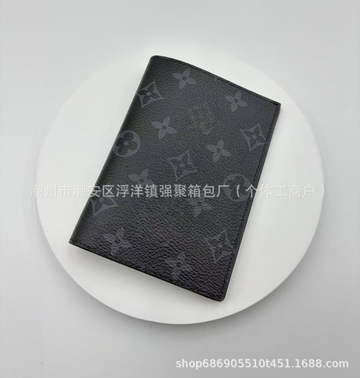 2026 New European and American Style Passport Case, Folding Wallet, Embossed Monogram, Simple, National Trend, Luxury Style