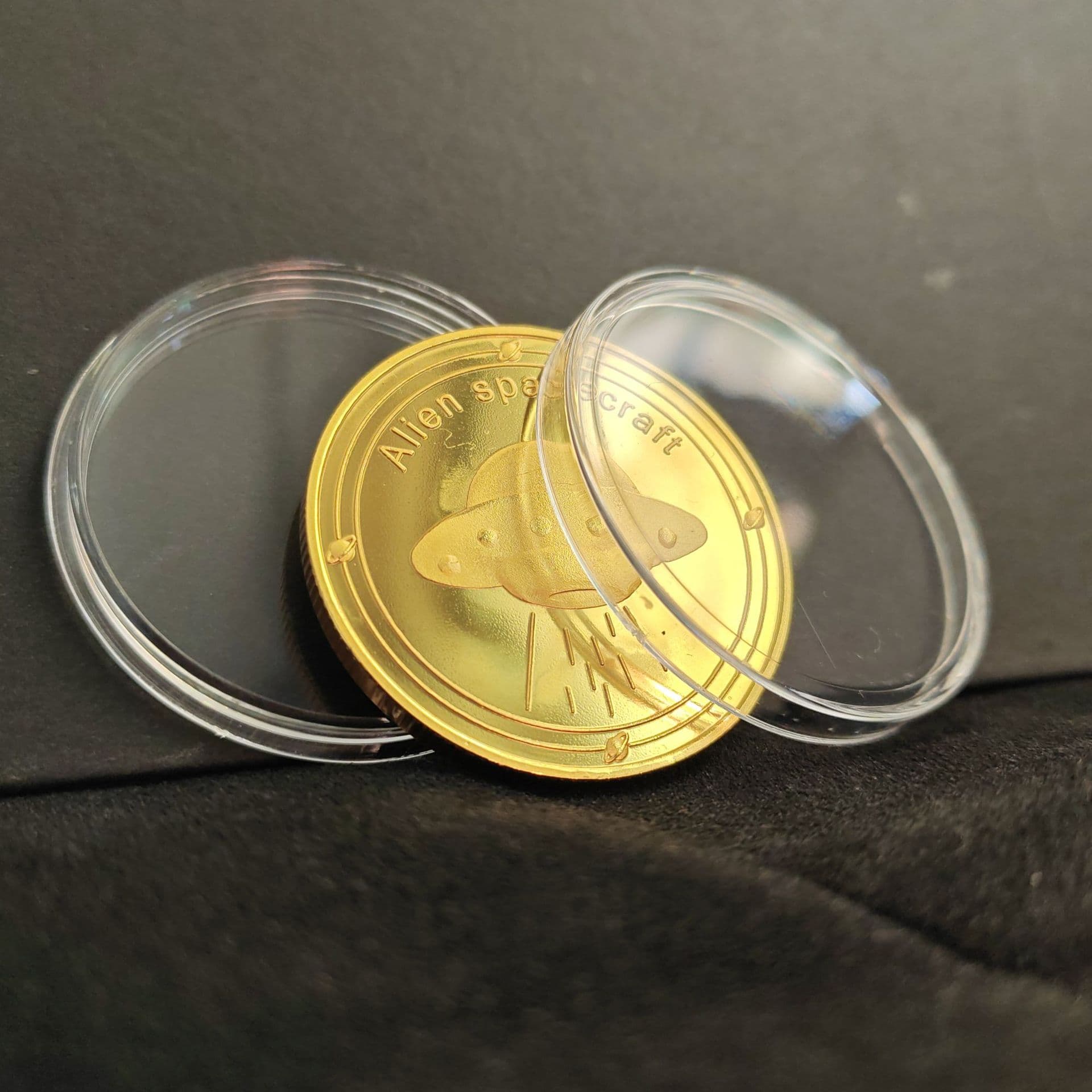 Children's Toy Alien Commemorative Coin Metal Spaceship Plated Gold Collectible Challenge Coin