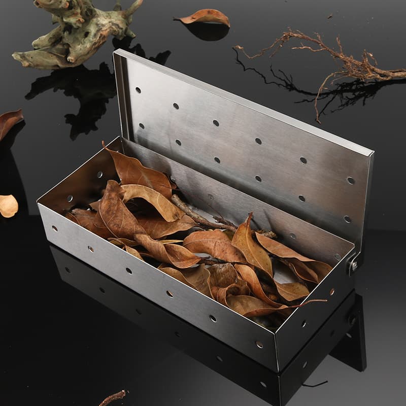 Barbecue Tool Stainless Steel Smoking Box, Outdoor Grilling Wood Chip Box, BBQ Smoking Basket and Tobacco Box