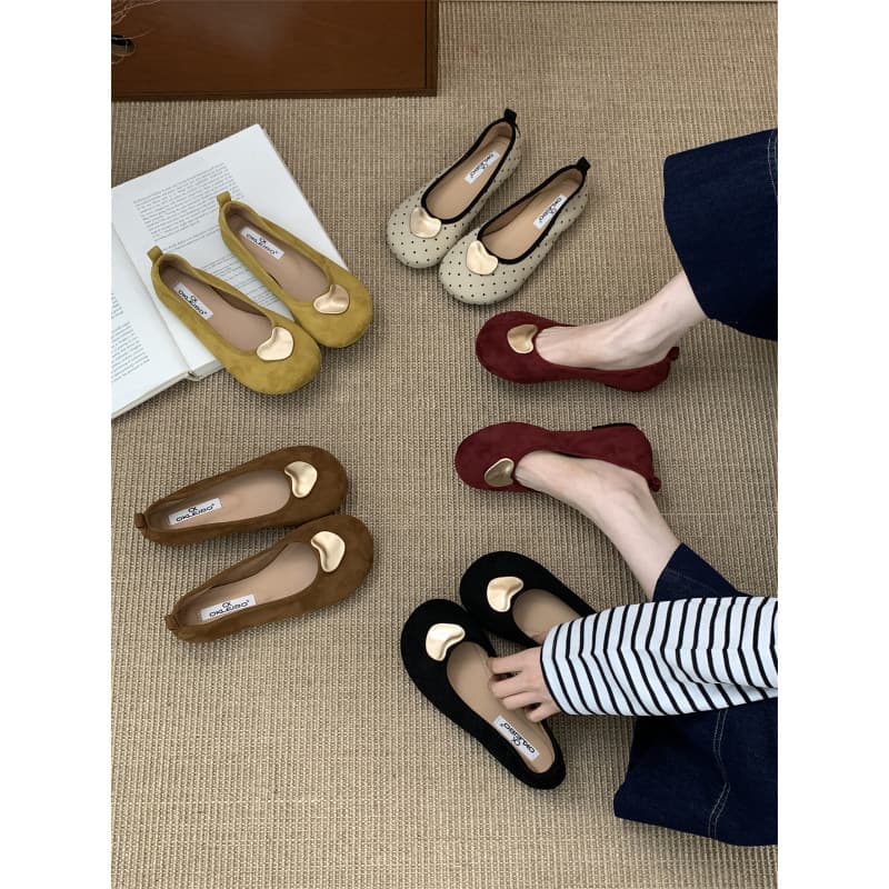 Vintage Yellow Flat Shoes for Women 2025 Autumn New Style Round Toe Slip-On Soft Sole Loafers Grandma Shoes