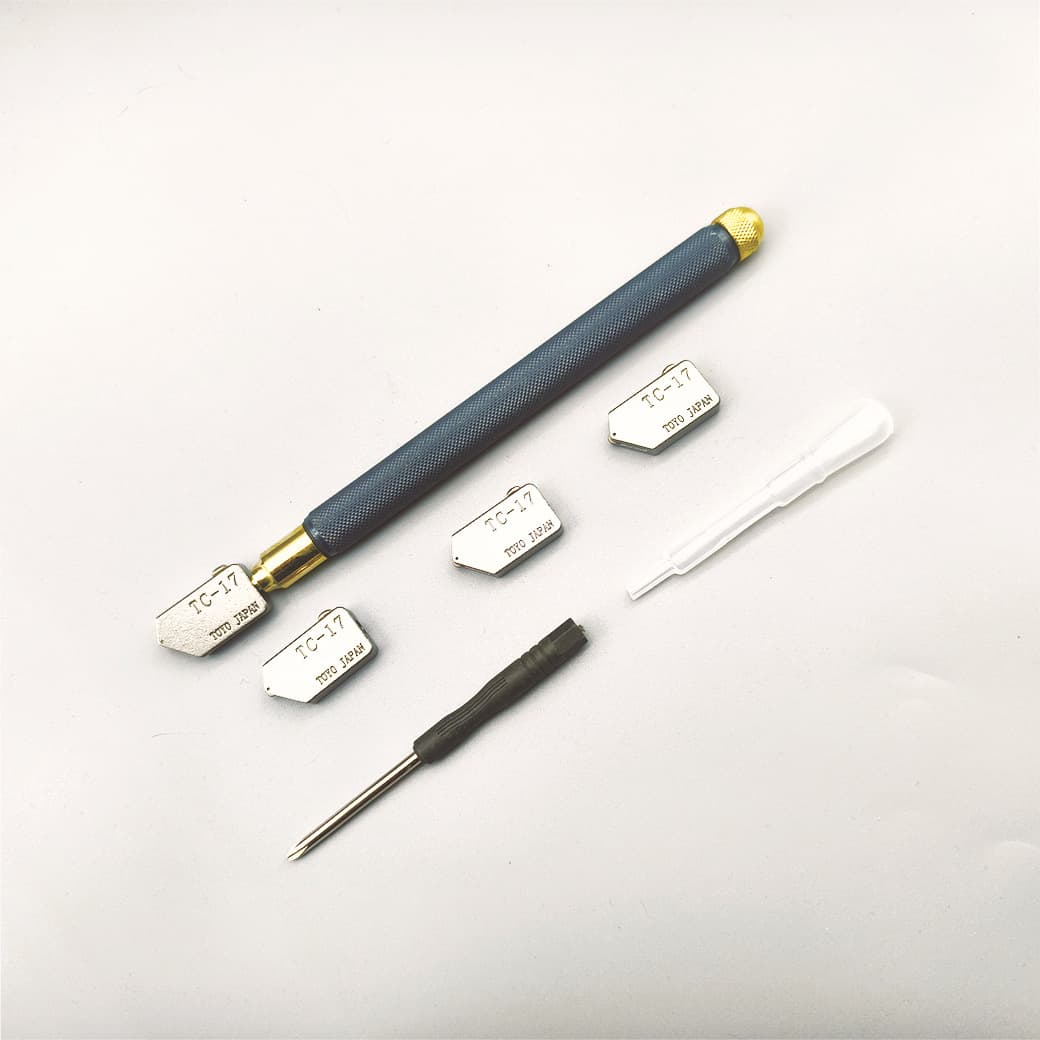 Cross-border bestseller TOYO glass cutter set TC17 cutting head with 3 heads, oil-injection wheel-type hand cutter