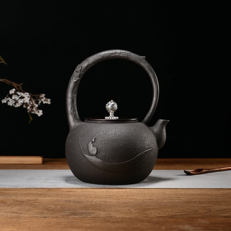 Handmade Lost Wax Casting Iron Teapot One-Piece Hand-Engraved Traditional Chinese Style Tea Brewing Pot without Paint Coating