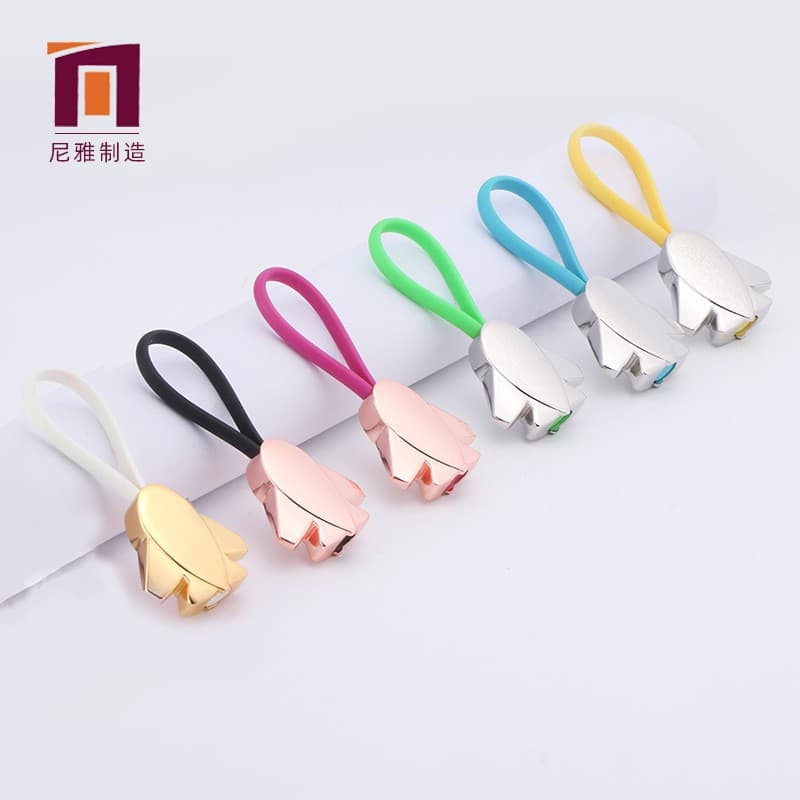 Q Version Mini 3D Stereo Airplane Shape Keychain Metal Keychain Pendant Accessory Small Gift