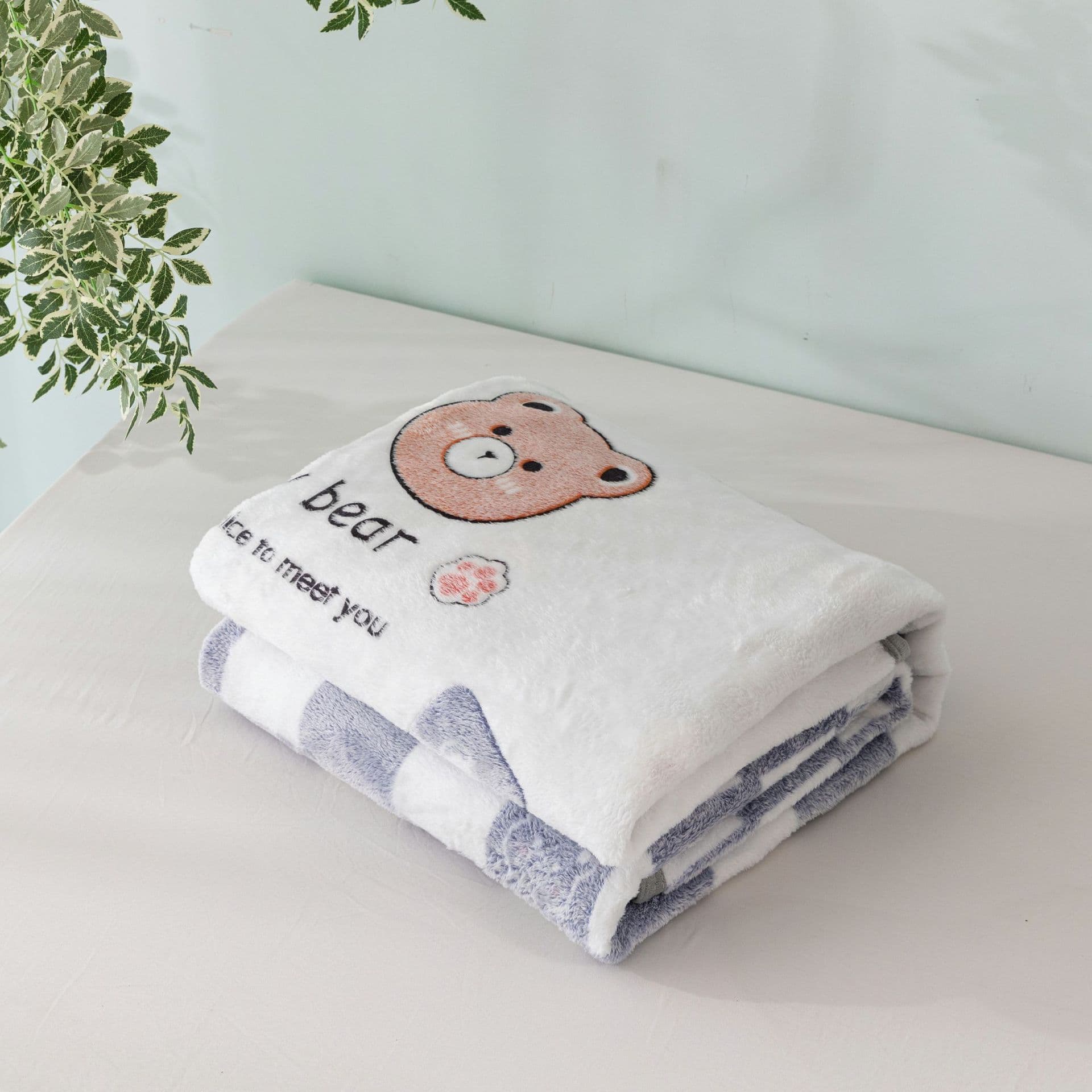 S-style autumn/winter milk fleece blanket, plush and thickened flannel sheet cover for office naps