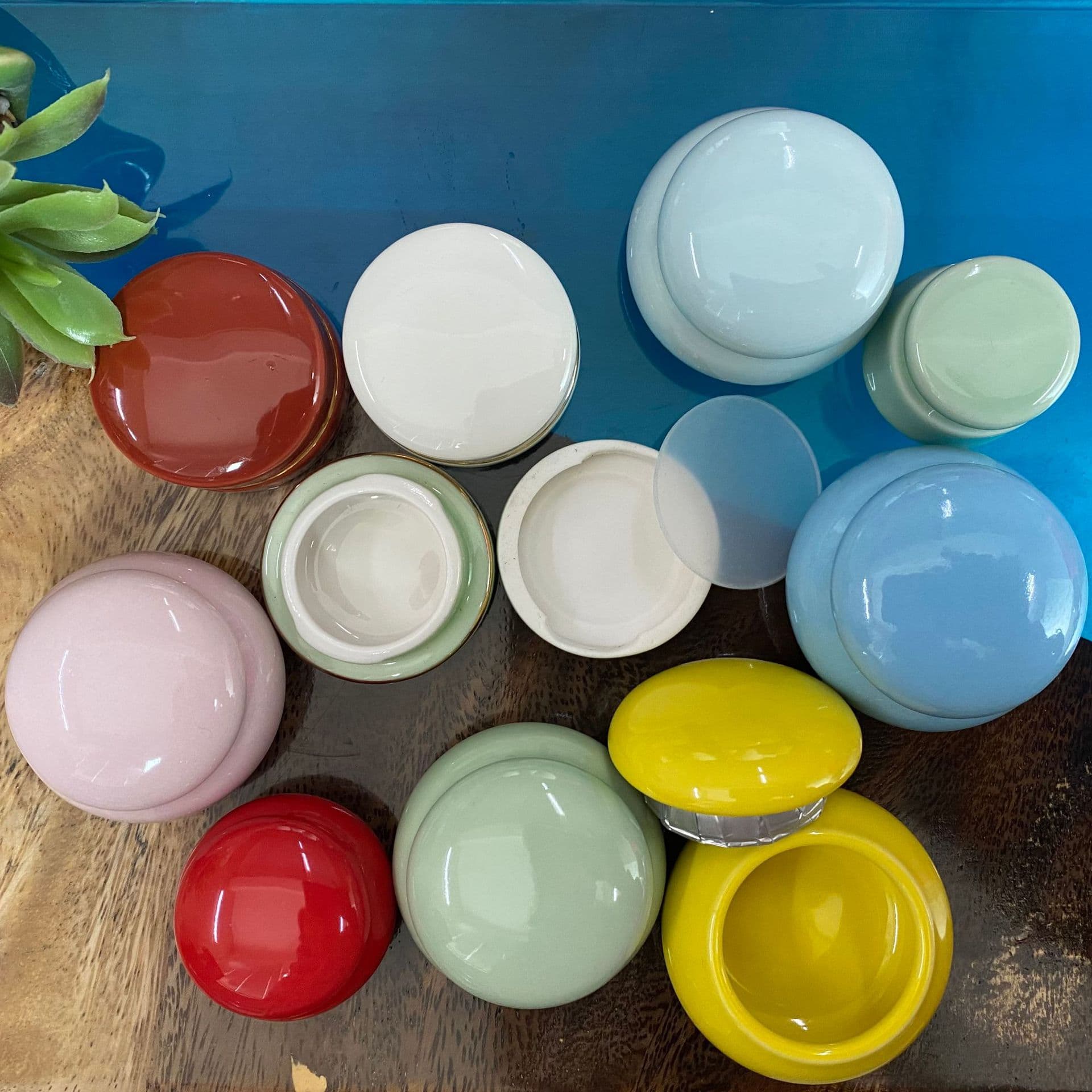 Portable Tea Bottle Sealed Ceramic Small Jar Red Rouge Box Mini Cosmetic Sample Dispenser Trial Kit Fragrance Cream Bottle