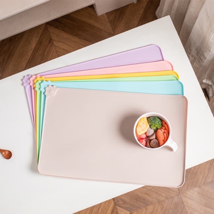 Rectangular Silicone Placemat Western Dining Placemat Non-Slip Heat-Insulated Table Mat Foldable Storage Non-Slip Pad Easy to Clean Kids Mat