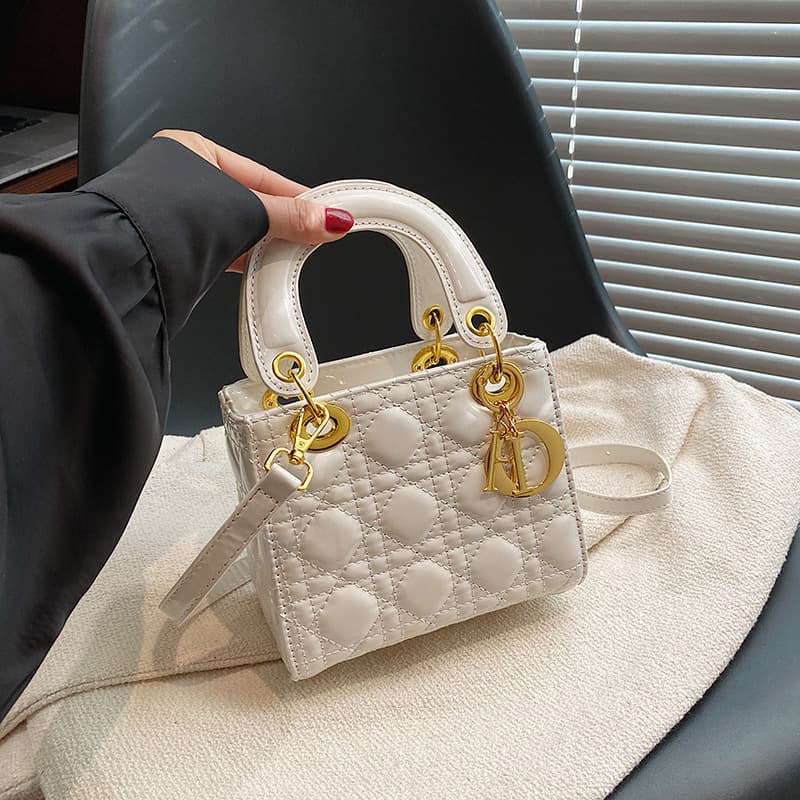 Cross-border Light Luxury Women's Bag Crossbody Shoulder Handbag 2026 Versatile Fashion Shiny Women's Trendy Bag Commuter Luggage Leather Goods