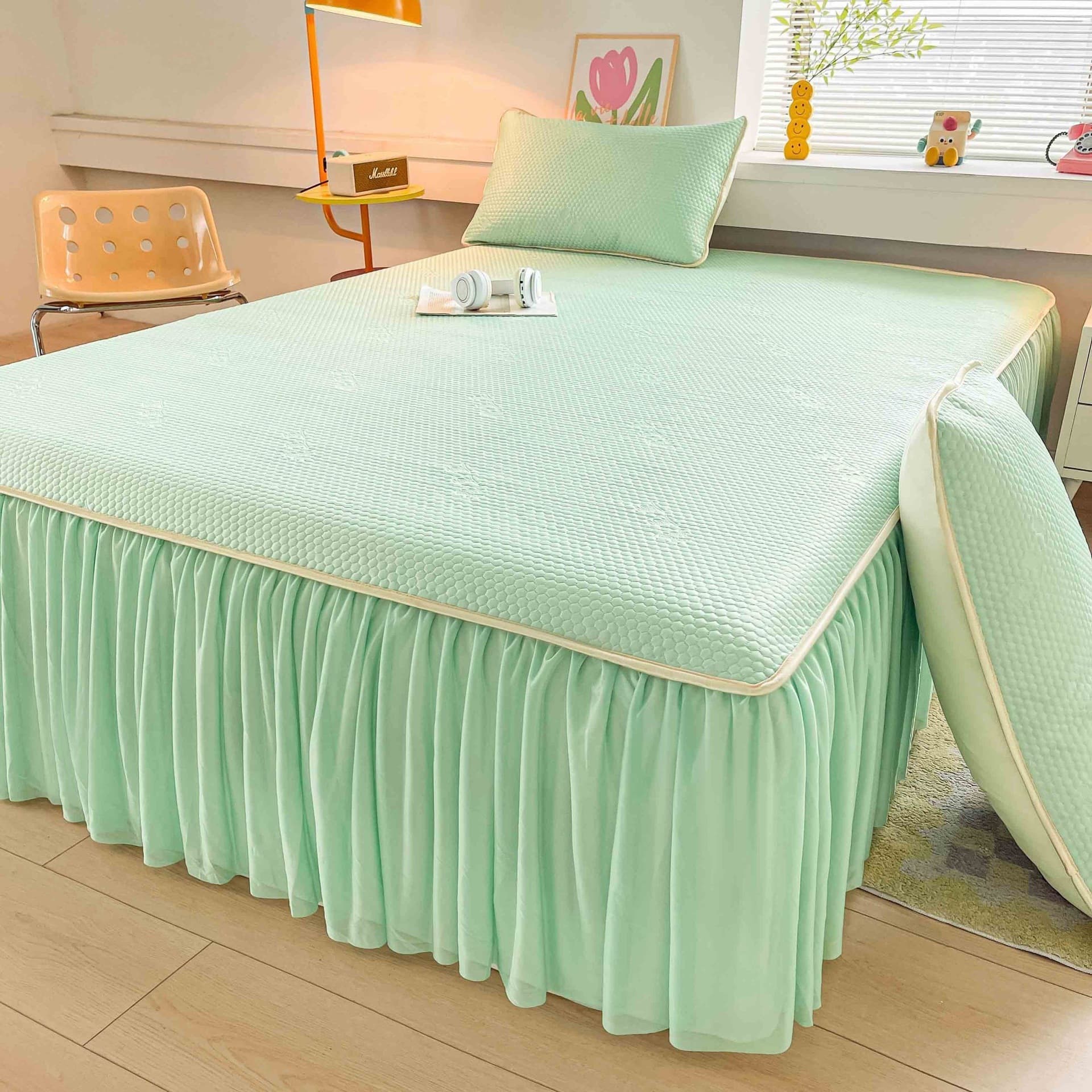 Summer ice bead ice silk cool mat bed skirt style machine washable foldable home use double air-conditioned soft mat summer
