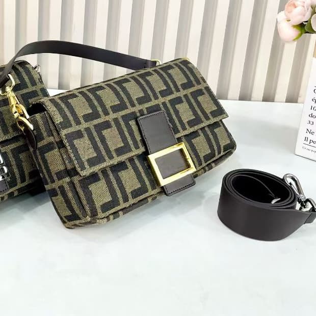 2026 New Fashion Canvas Monogram Baguette Bag Shoulder Crossbody Women's Bag Versatile Retro Handbag Underarm Bag Cross-border