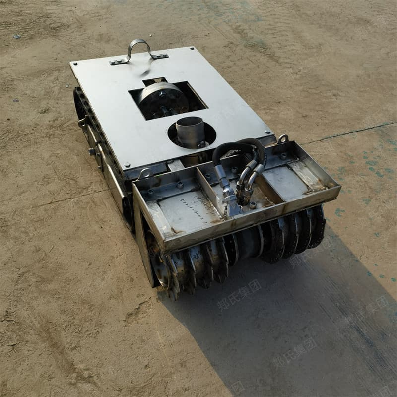 Tracked Underwater Dredging Robot, Pipeline/River Flood Control Self-Propelled Remote-Control Sludge Cleaning Equipment