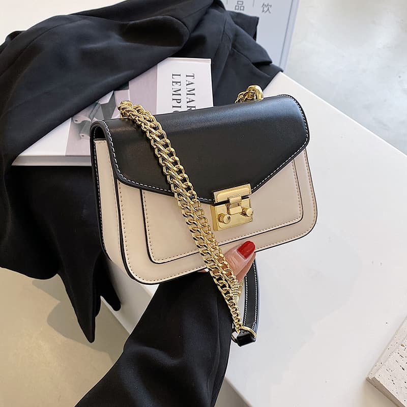 Vintage Women's Bag Crossbody Chain Bag Women's Bag Spring Summer New 2026 Shoulder Bag Small Bag Versatile Stylish Small Square Bag