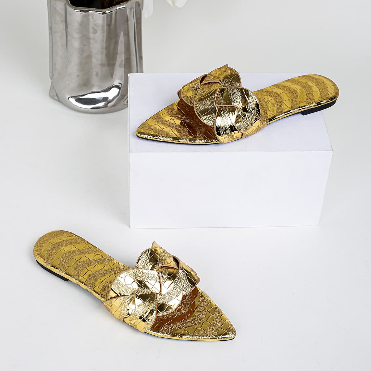 203-86 Cross-border Hot Selling Flat Pointed Toe Slippers Women Summer New Fashion Export Sandals Metal Embossed Fabric